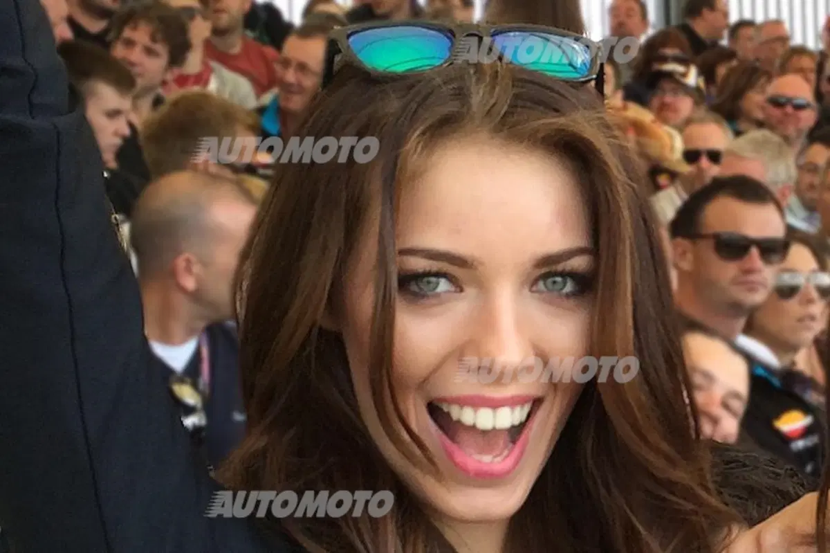 bwin Sports Girls: vota, condividi e vinci la MotoGP a Misano (6)