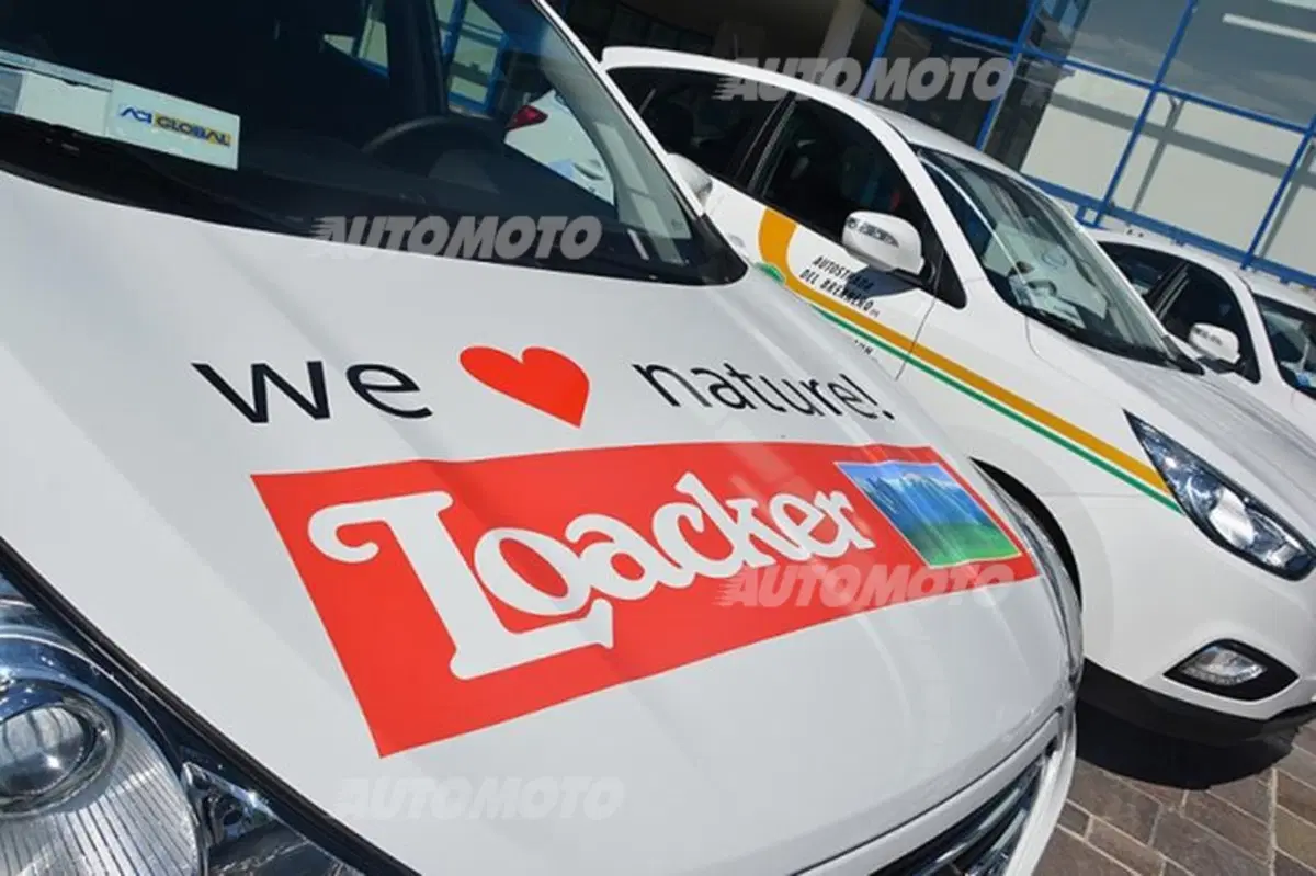 Hyundai ix35 a idrogeno: consegnati i primi 10 esemplari in Italia (2)
