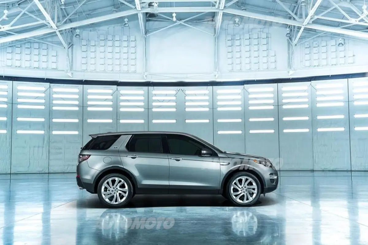 Nuova Land Rover Discovery Sport: prezzi, foto e video (19)