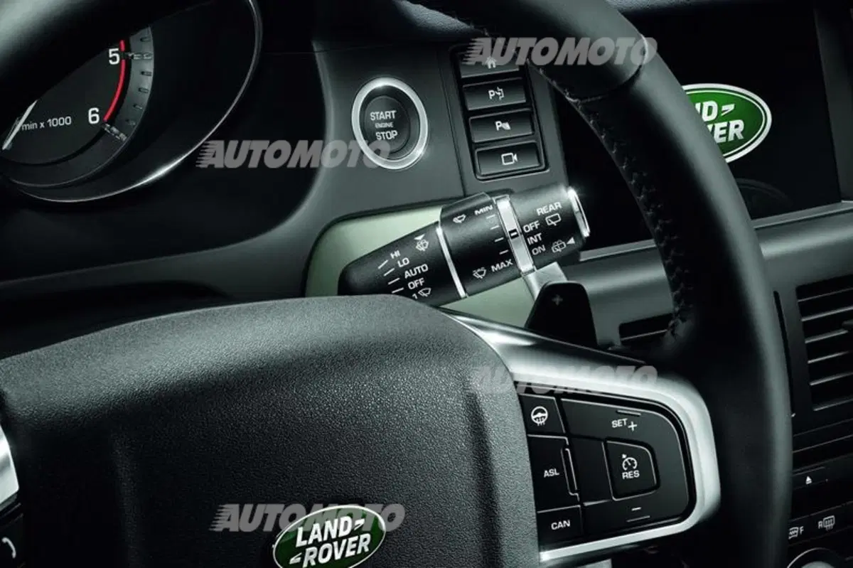 Nuova Land Rover Discovery Sport: prezzi, foto e video (23)