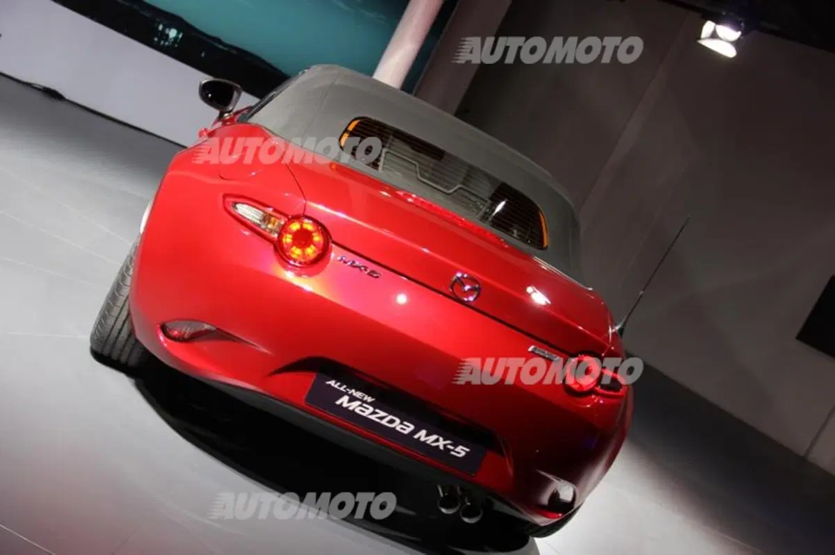 Nuova Mazda MX-5: eccola! Tutti i dettagli in diretta da Barcellona (7)