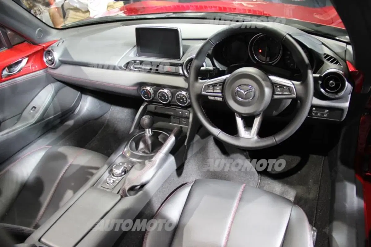 Nuova Mazda MX-5: eccola! Tutti i dettagli in diretta da Barcellona (19)