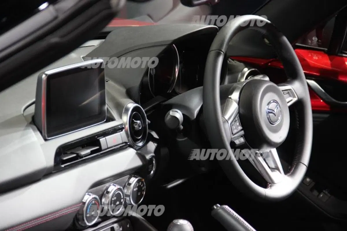 Nuova Mazda MX-5: eccola! Tutti i dettagli in diretta da Barcellona (31)