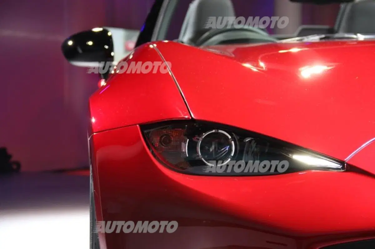 Nuova Mazda MX-5: eccola! Tutti i dettagli in diretta da Barcellona (43)
