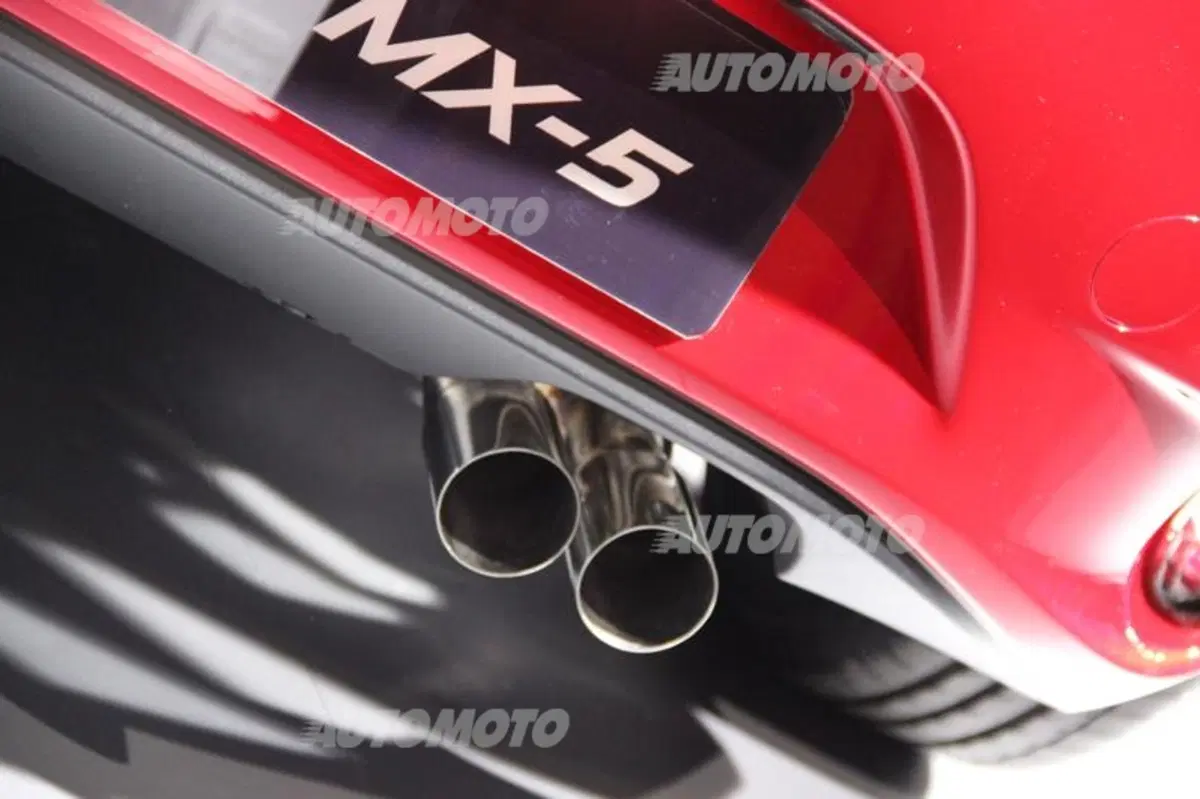Nuova Mazda MX-5: eccola! Tutti i dettagli in diretta da Barcellona (45)