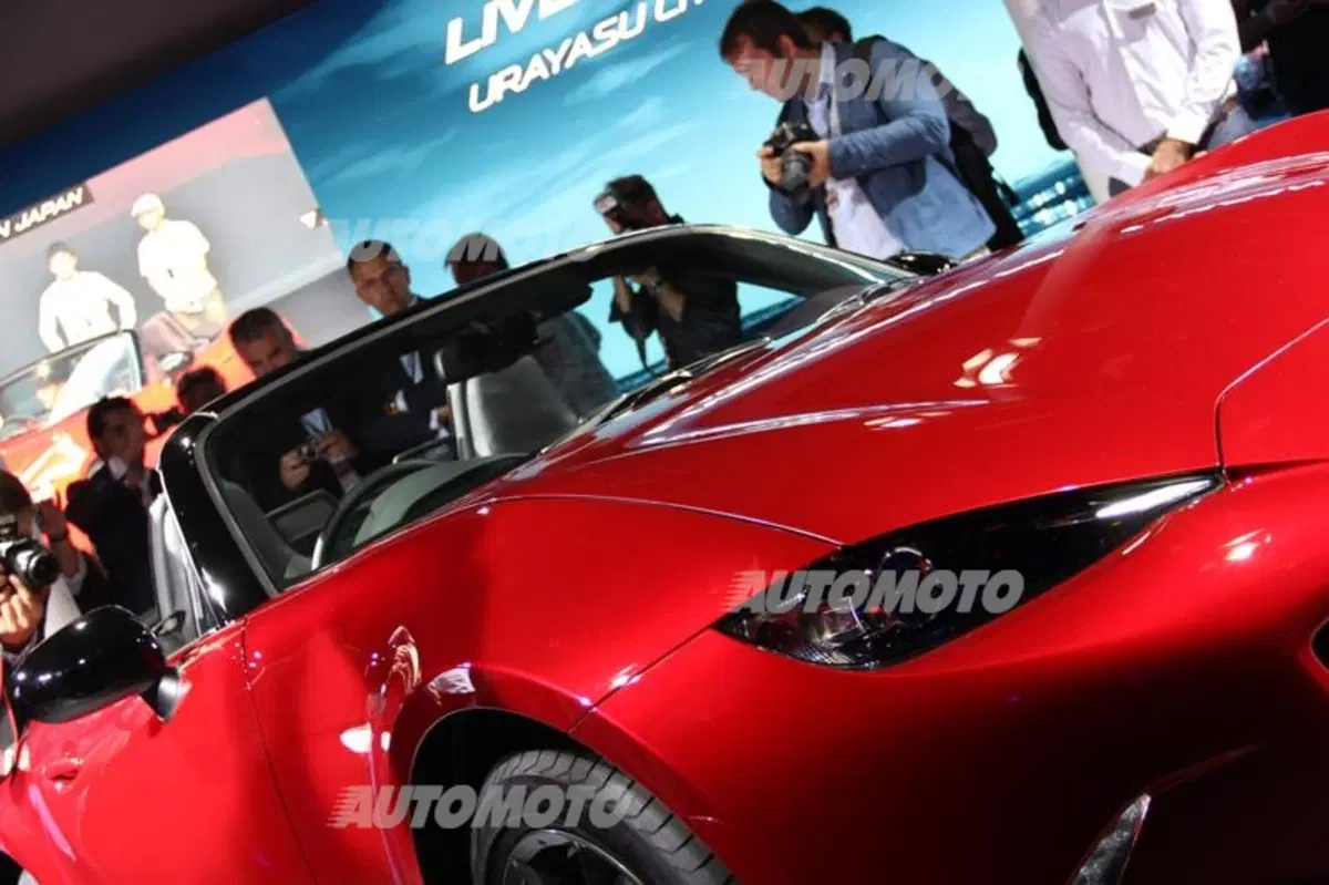 Nuova Mazda MX-5: eccola! Tutti i dettagli in diretta da Barcellona (48)