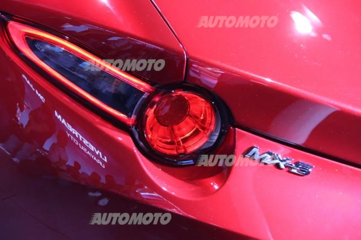 Nuova Mazda MX-5: eccola! Tutti i dettagli in diretta da Barcellona (52)