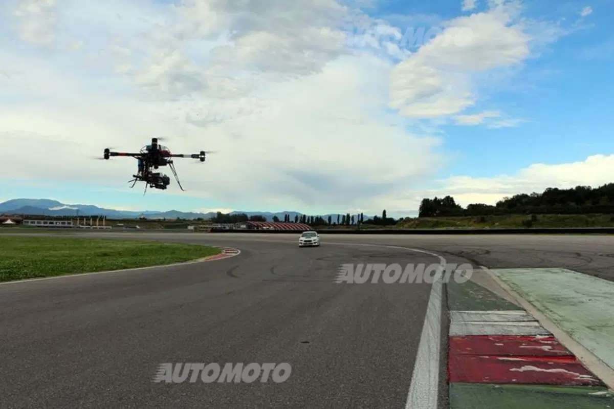 Subaru WRX STi feat Yamaha MT-09 Street Rally: la sfida in pista! (25)