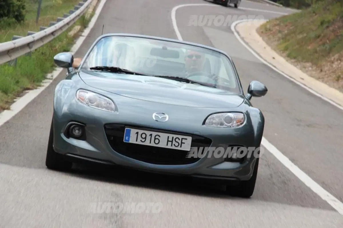 Mazda MX-5, il ripasso: dalle nubi del Montserrat al caldo del Mediterraneo