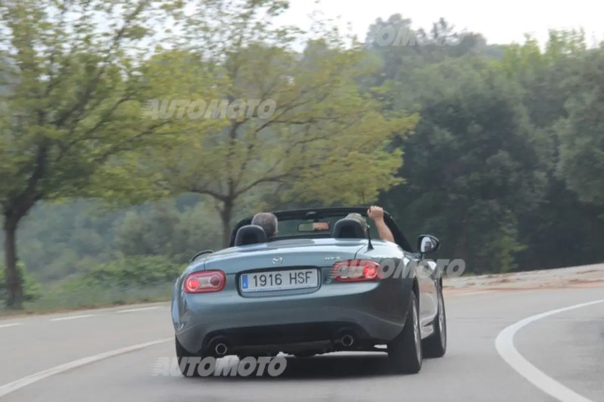 Mazda MX-5, il ripasso: dalle nubi del Montserrat al caldo del Mediterraneo (2)