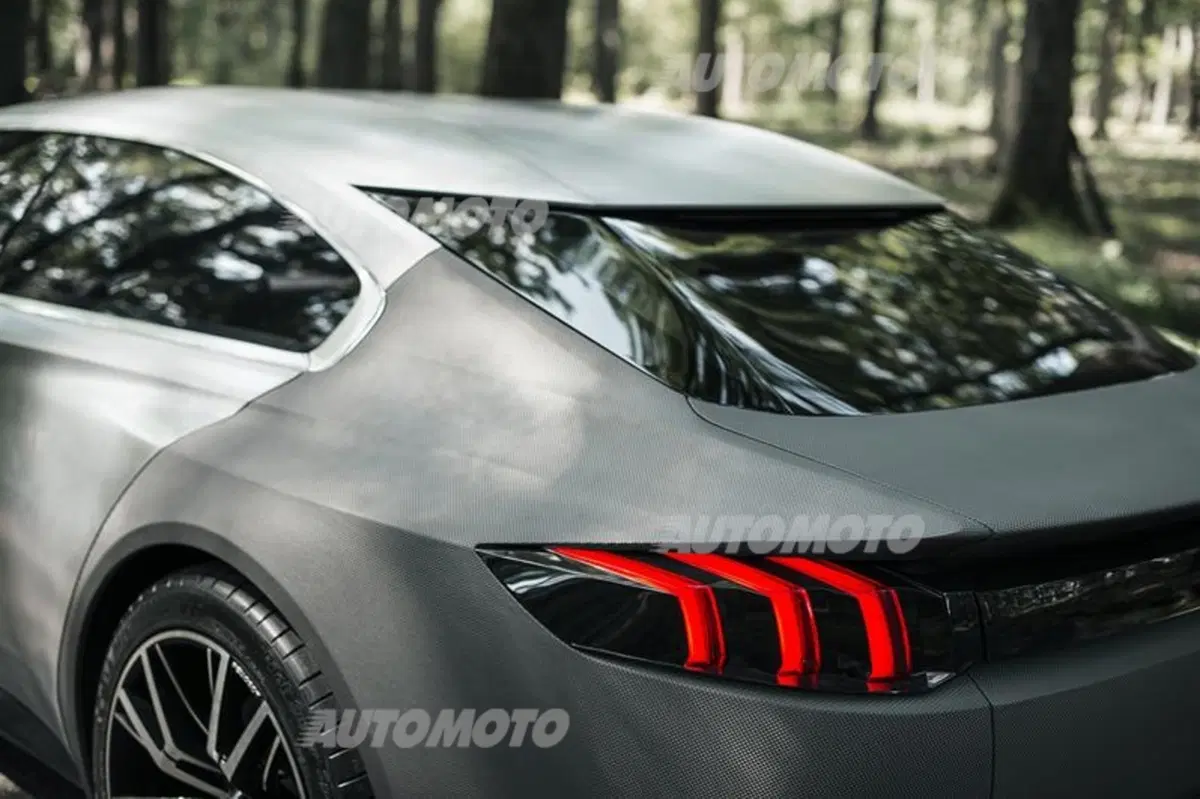 Peugeot Exalt: a Parigi una nuova variante della concept del Leone (6)