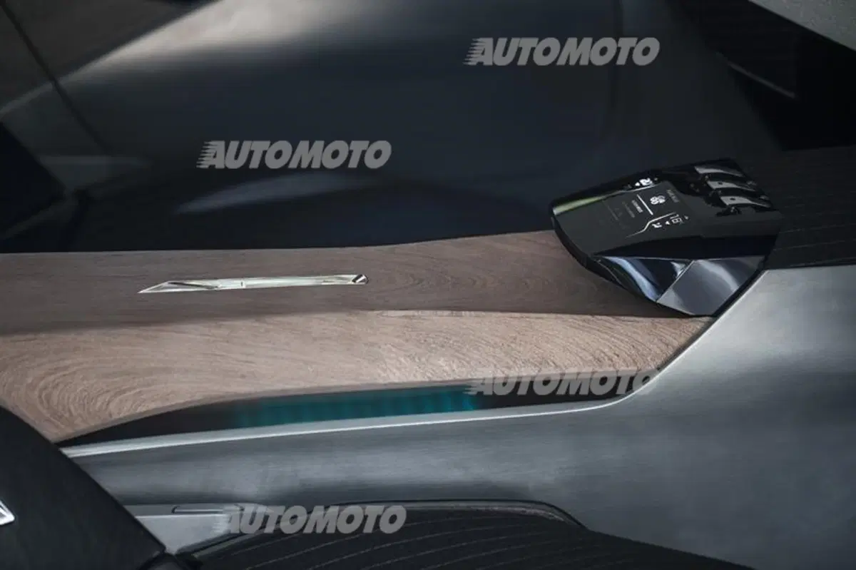 Peugeot Exalt: a Parigi una nuova variante della concept del Leone (16)