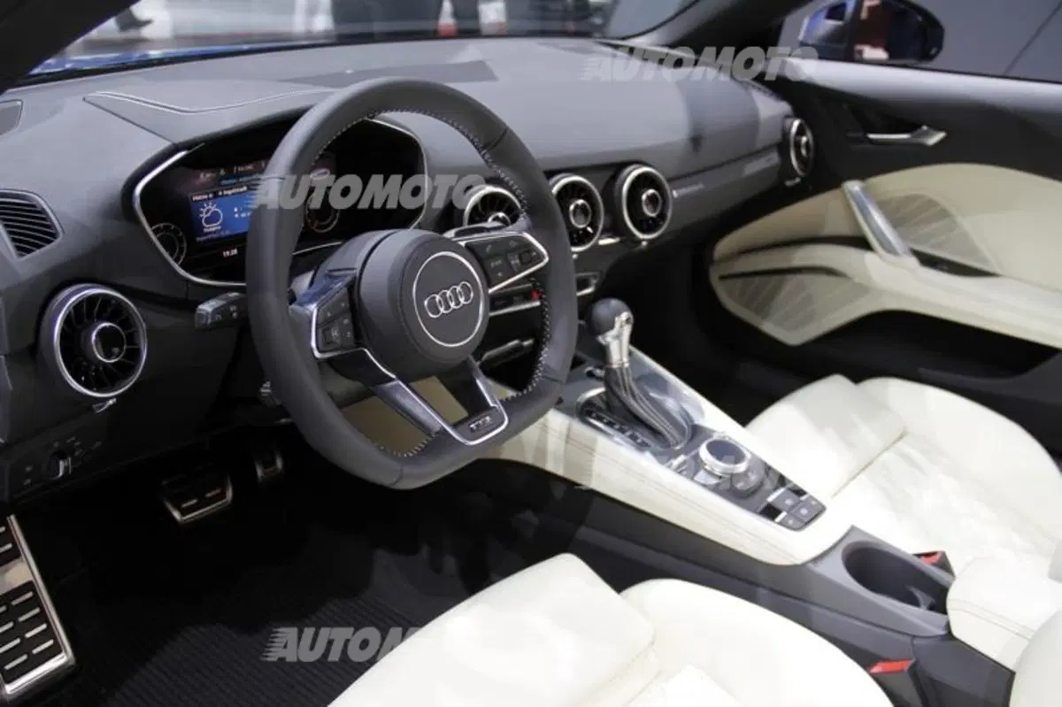 Audi al Salone di Parigi 2014 (30)