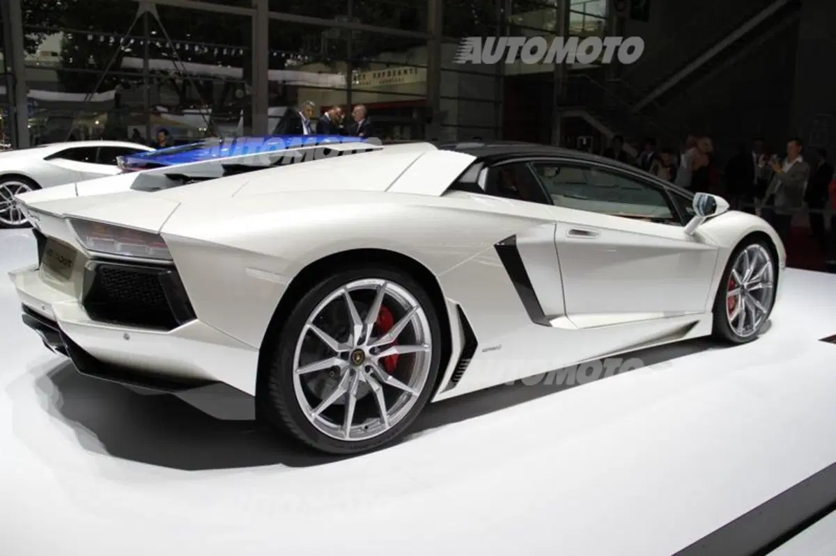 Lamborghini al Salone di Parigi 2014 (15)