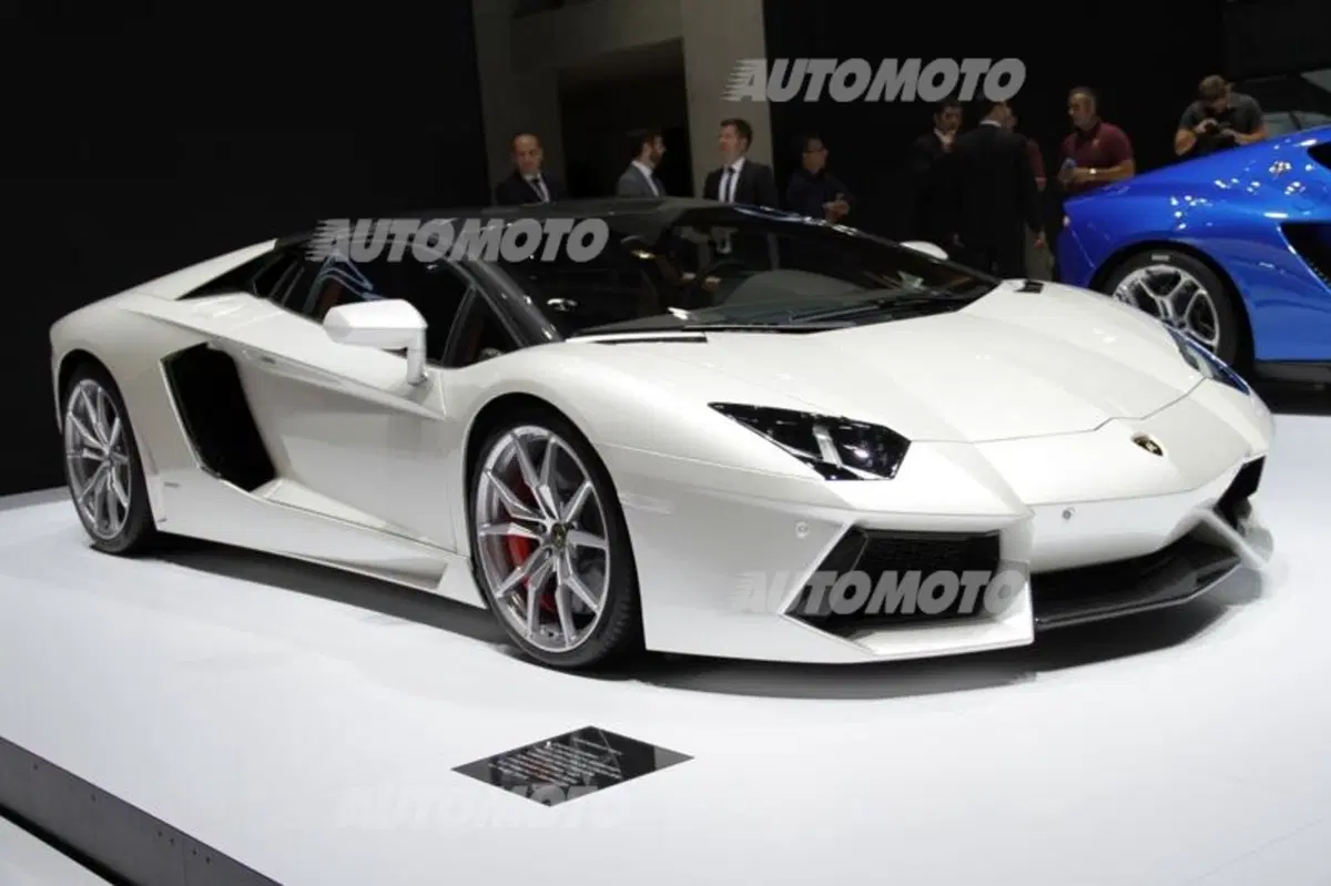 Lamborghini al Salone di Parigi 2014 (17)