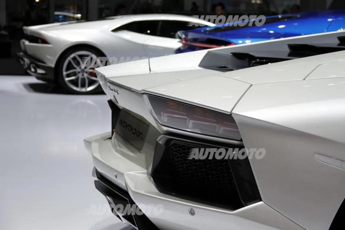 Lamborghini al Salone di Parigi 2014 (20)
