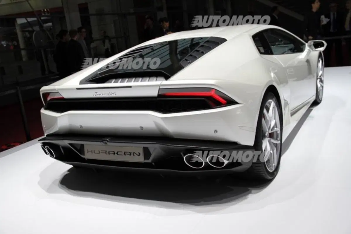 Lamborghini al Salone di Parigi 2014 (22)