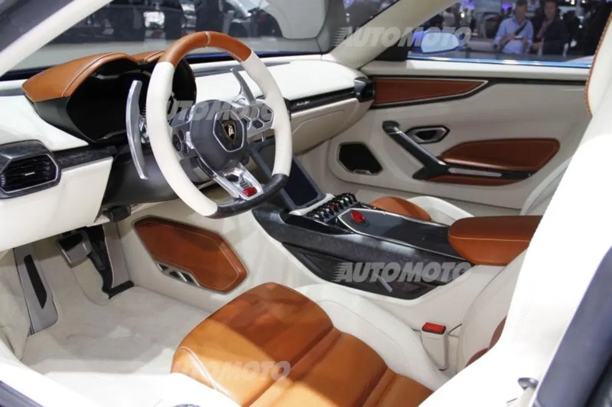 Lamborghini al Salone di Parigi 2014 (23)