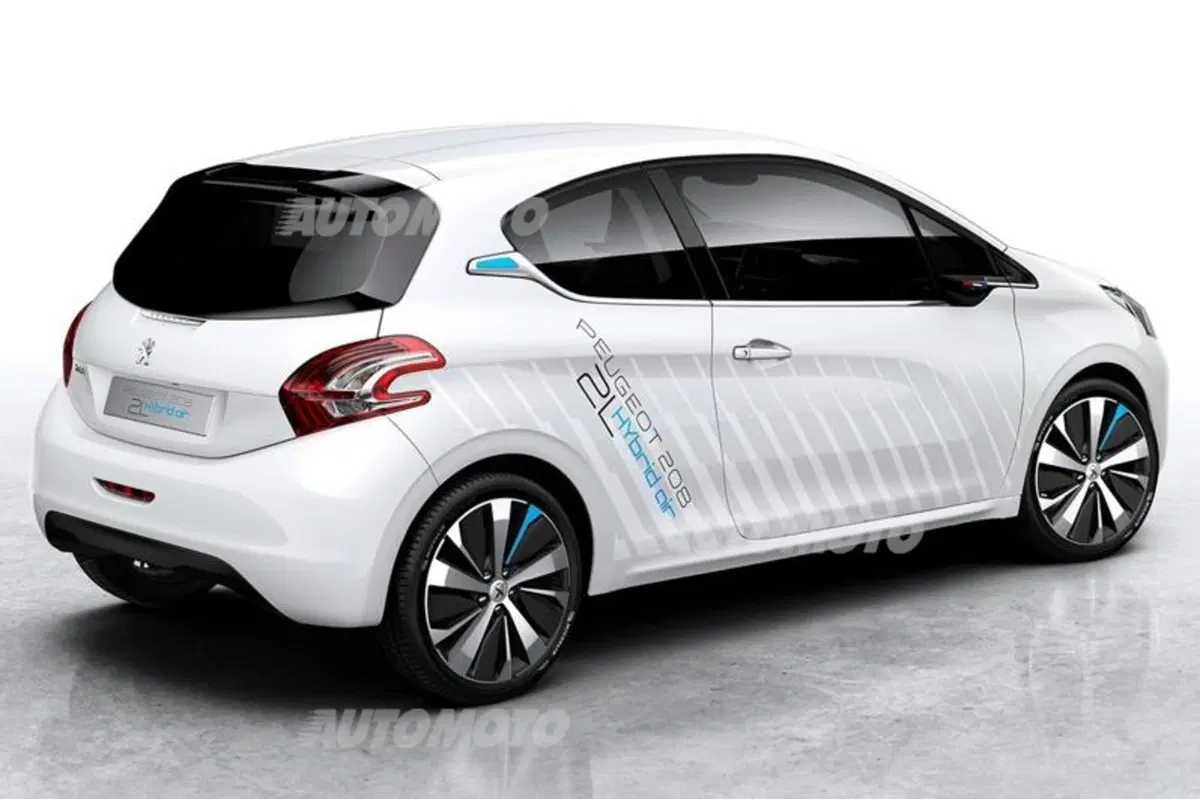 Peugeot 208 HYbrid Air 2L concept: apre la strada all'auto da 2 l/100km (2)