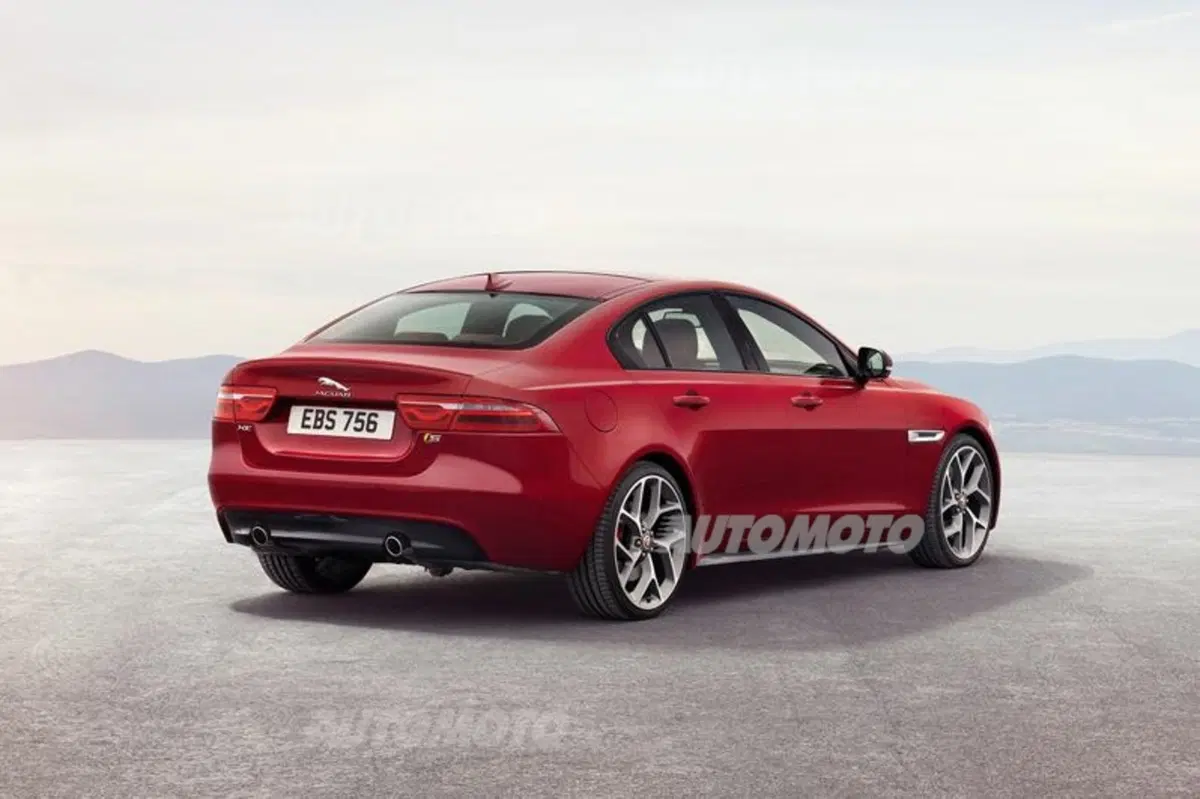 Jaguar XE: prime foto ufficiali. Costa 37.750 euro (8)