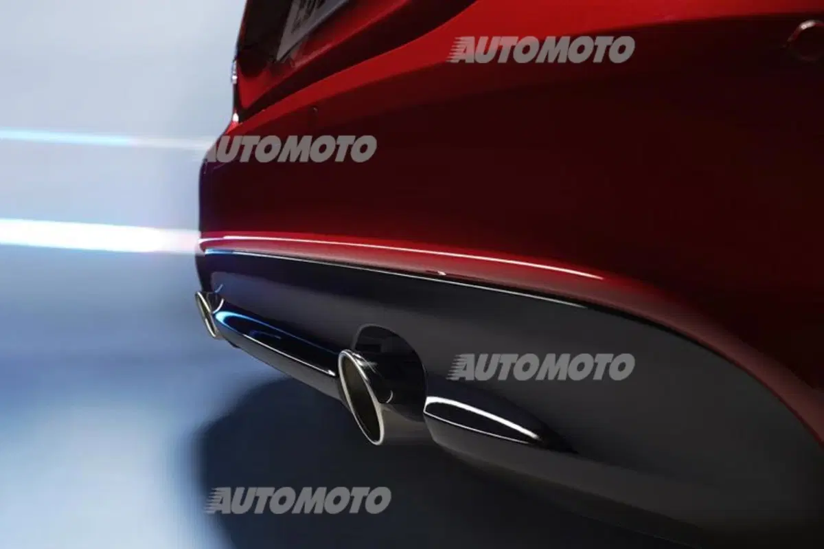 Jaguar XE: prime foto ufficiali. Costa 37.750 euro (14)