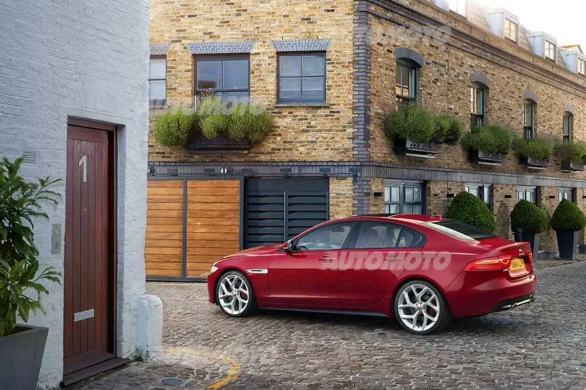 Jaguar XE: i dettagli tecnici (11)