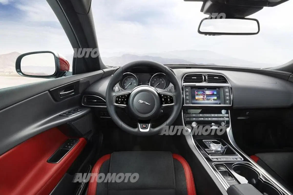 Jaguar XE: i dettagli tecnici (17)