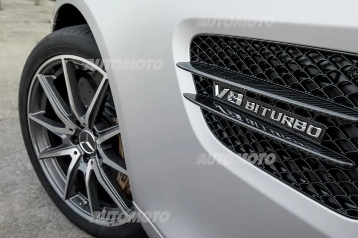 Mercedes AMG GT: tutte le foto e le informazioni ufficiali (28)
