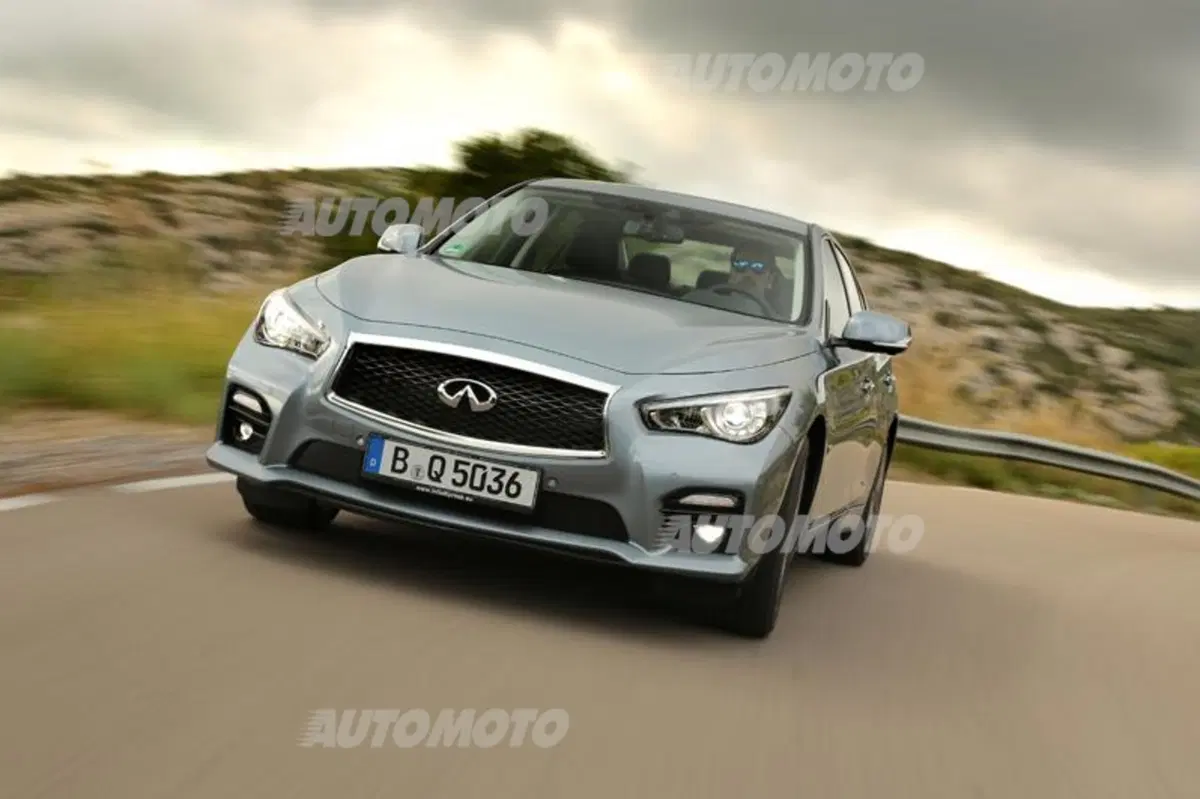 Infiniti Q50 2.0 benzina da 211 CV: i prezzi (2)