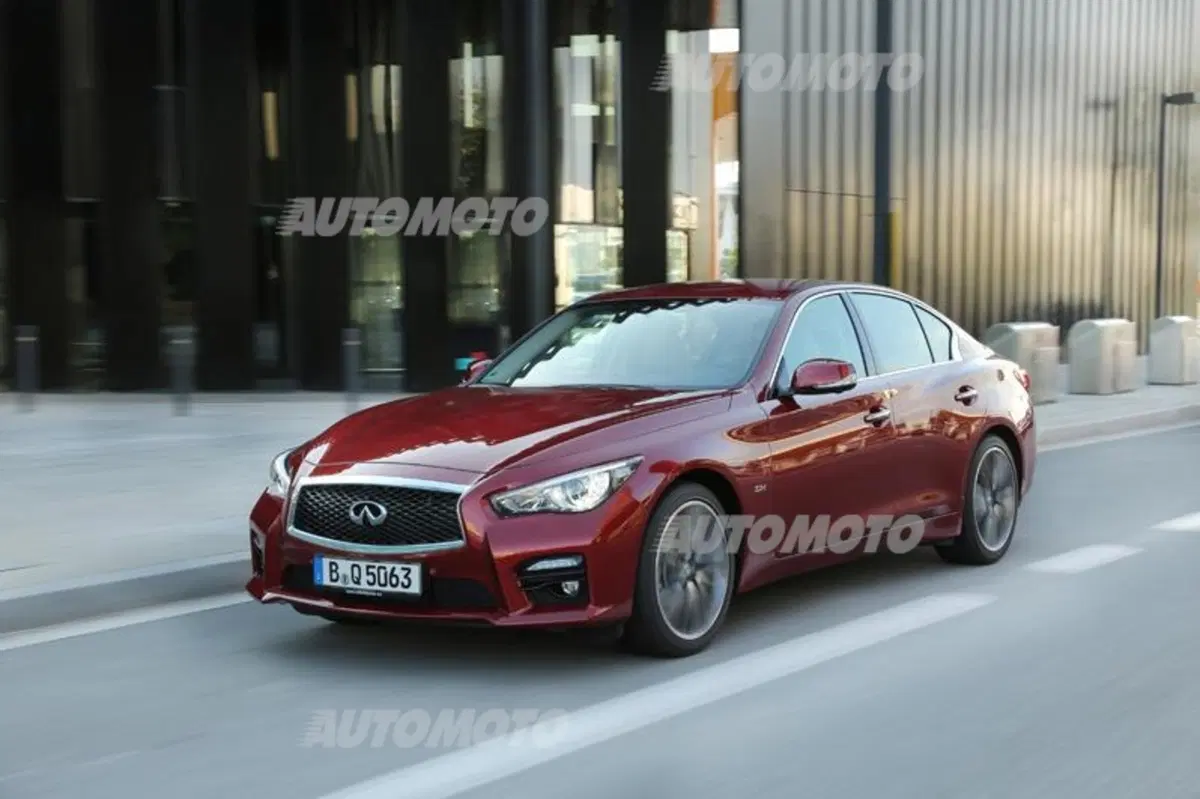 Infiniti Q50 2.0 benzina da 211 CV: i prezzi (6)