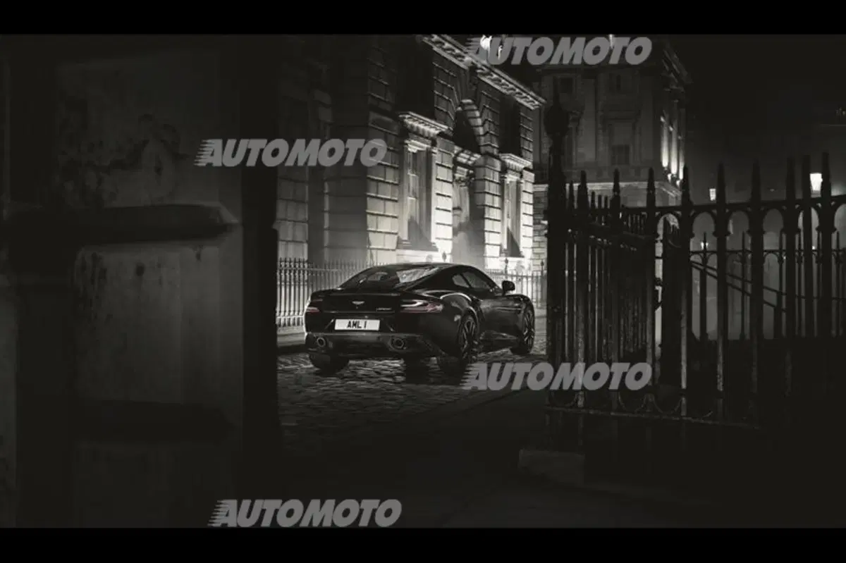 Aston Martin Vanquish Carbon Edition (2)