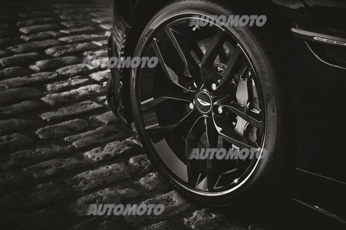 Aston Martin Vanquish Carbon Edition (7)