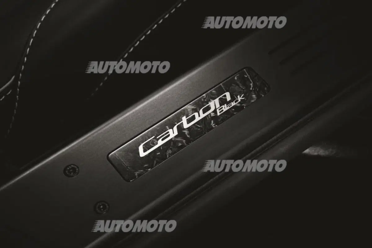 Aston Martin Vanquish Carbon Edition (11)