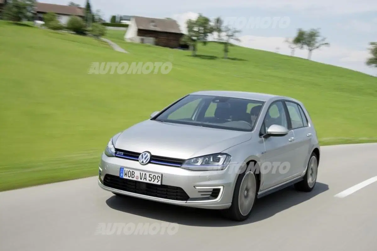 Quanto costa la Volkswagen Golf GTE: ecco i prezzi di listino (2)
