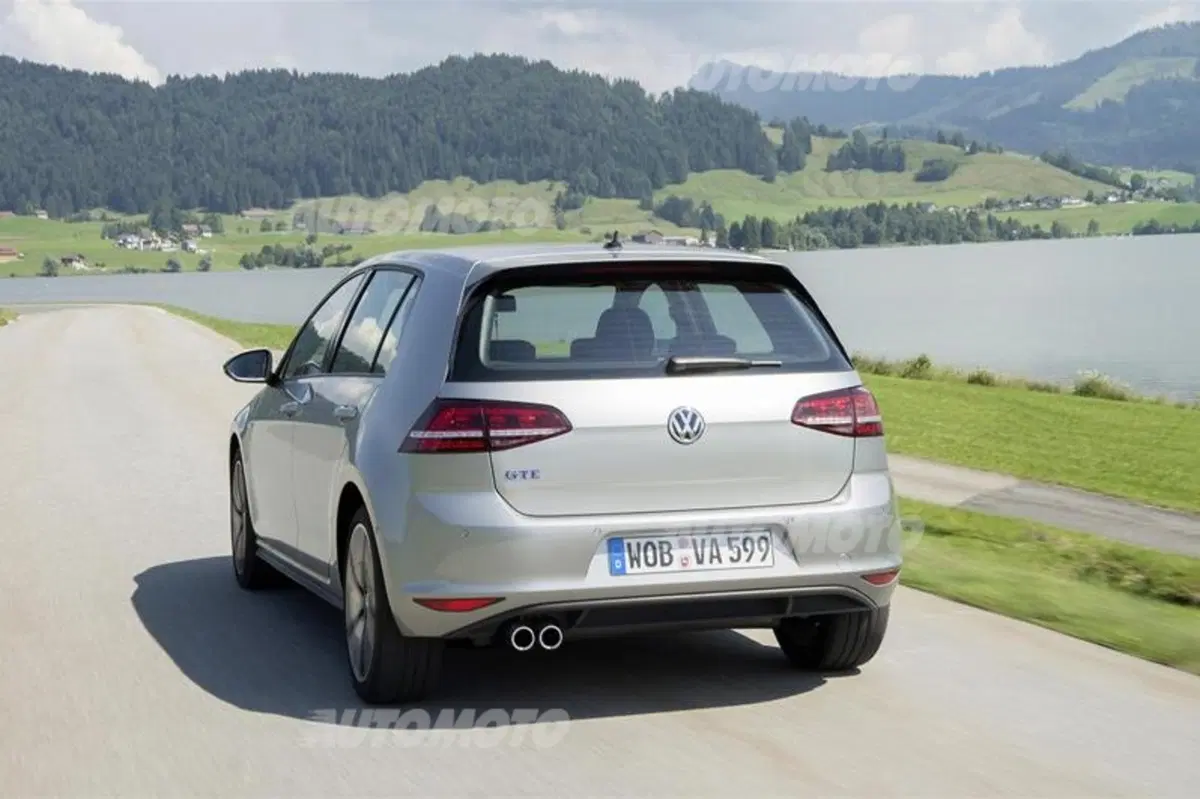 Quanto costa la Volkswagen Golf GTE: ecco i prezzi di listino (6)