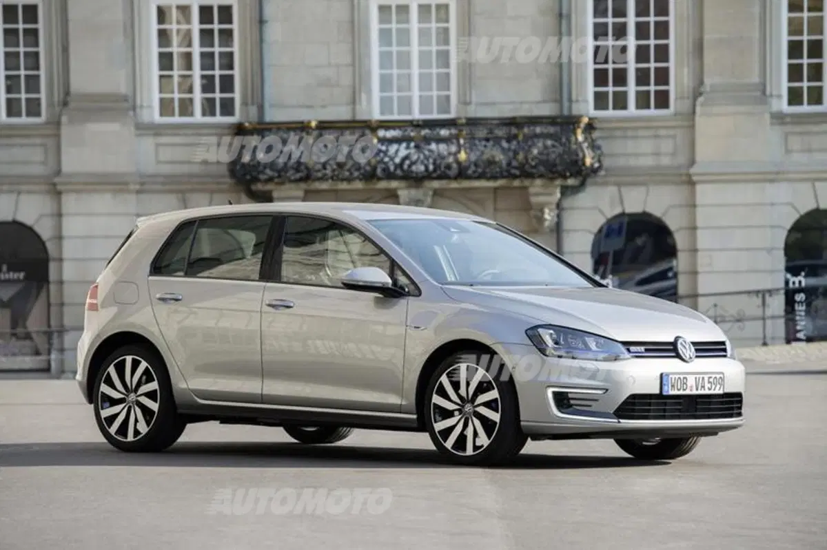 Quanto costa la Volkswagen Golf GTE: ecco i prezzi di listino (11)