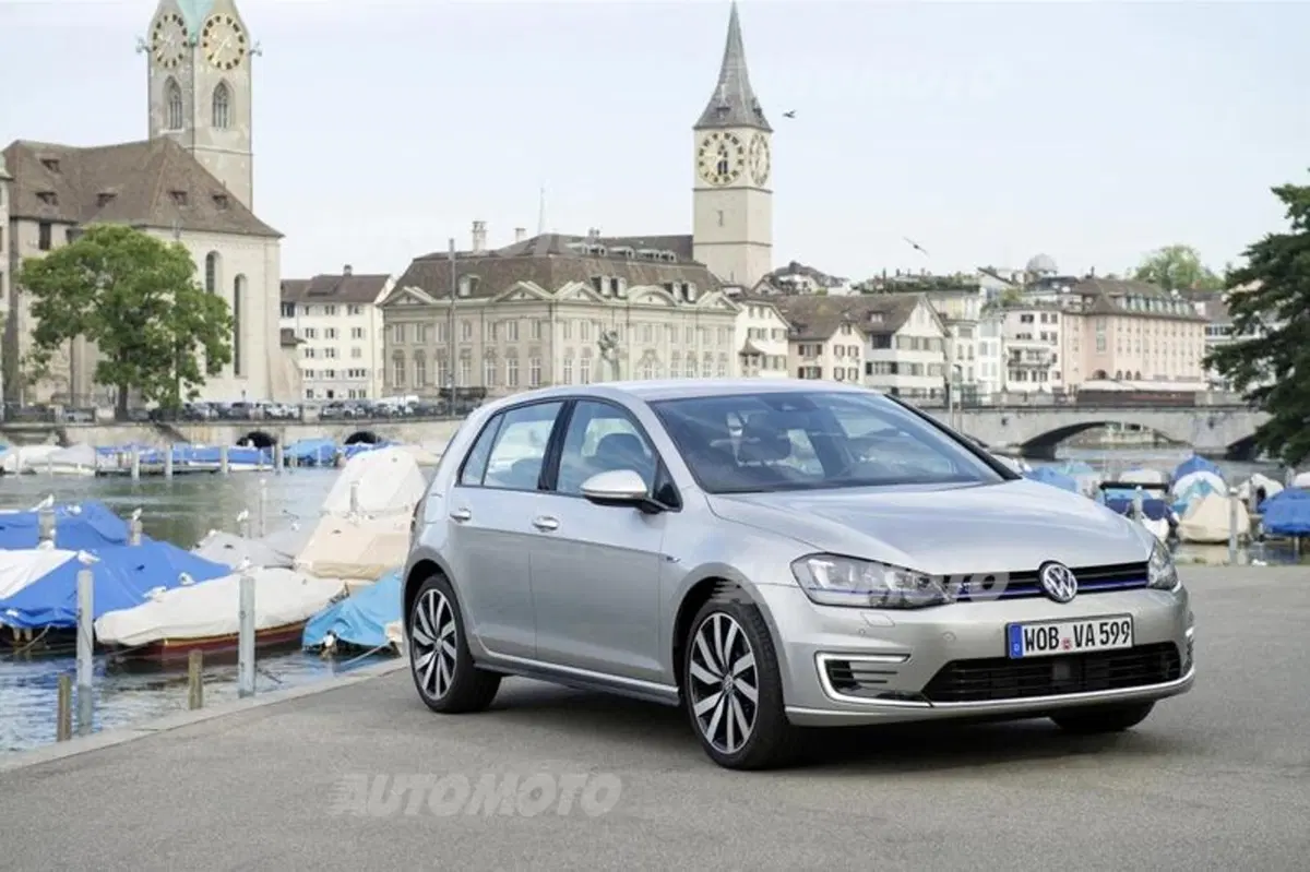 Quanto costa la Volkswagen Golf GTE: ecco i prezzi di listino (12)