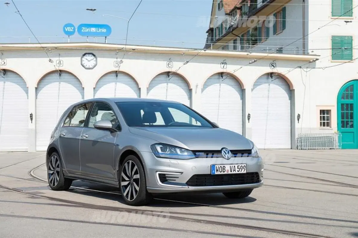 Quanto costa la Volkswagen Golf GTE: ecco i prezzi di listino (13)