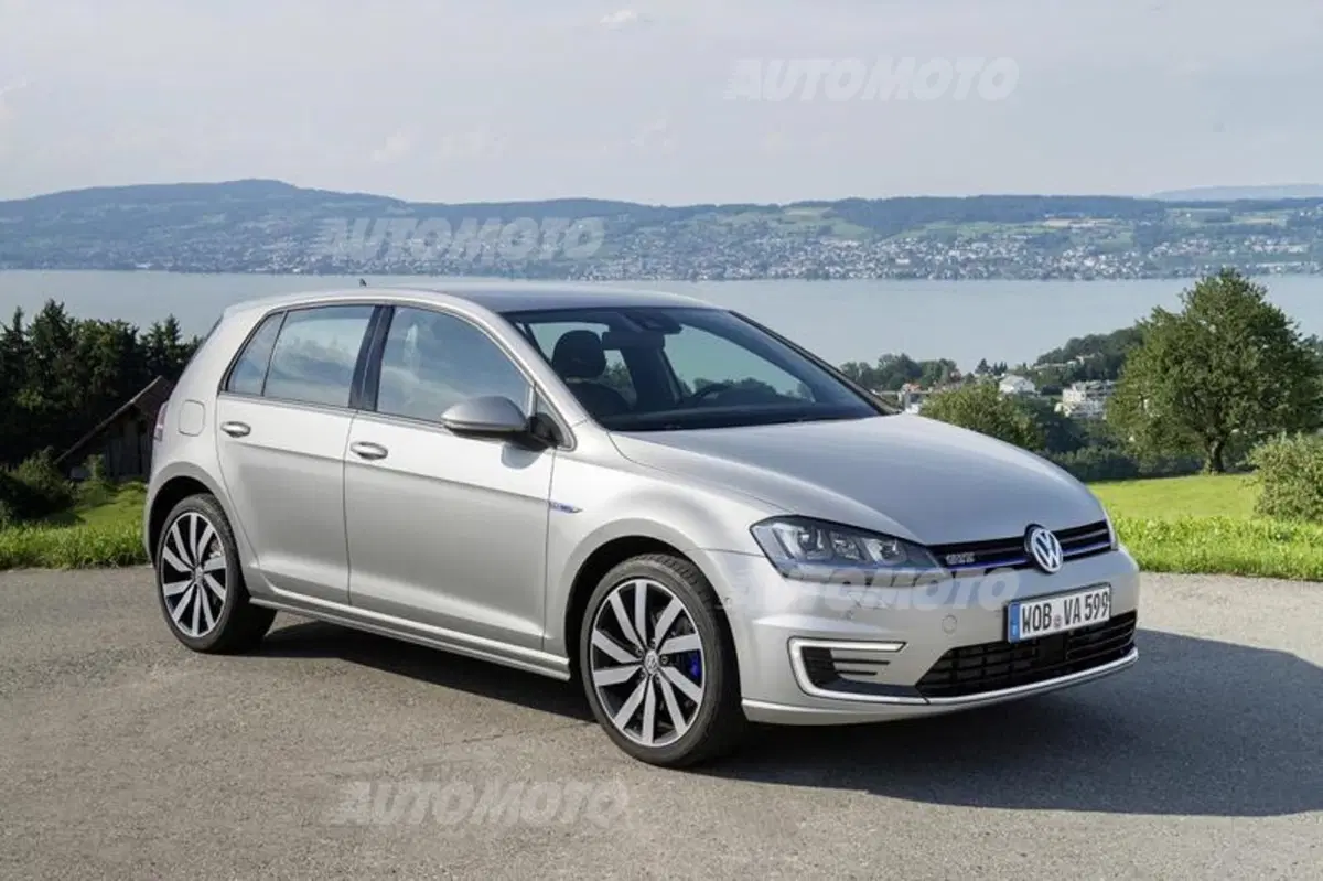 Quanto costa la Volkswagen Golf GTE: ecco i prezzi di listino (15)