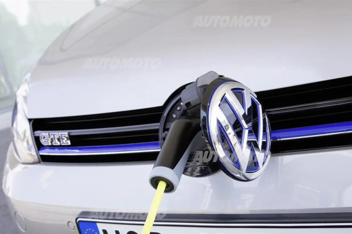 Quanto costa la Volkswagen Golf GTE: ecco i prezzi di listino (18)