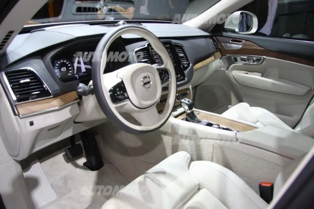 Volvo al Salone di Parigi 2014 (10)