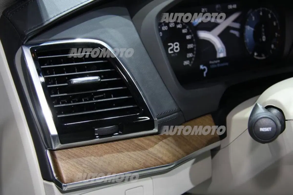 Volvo al Salone di Parigi 2014 (13)