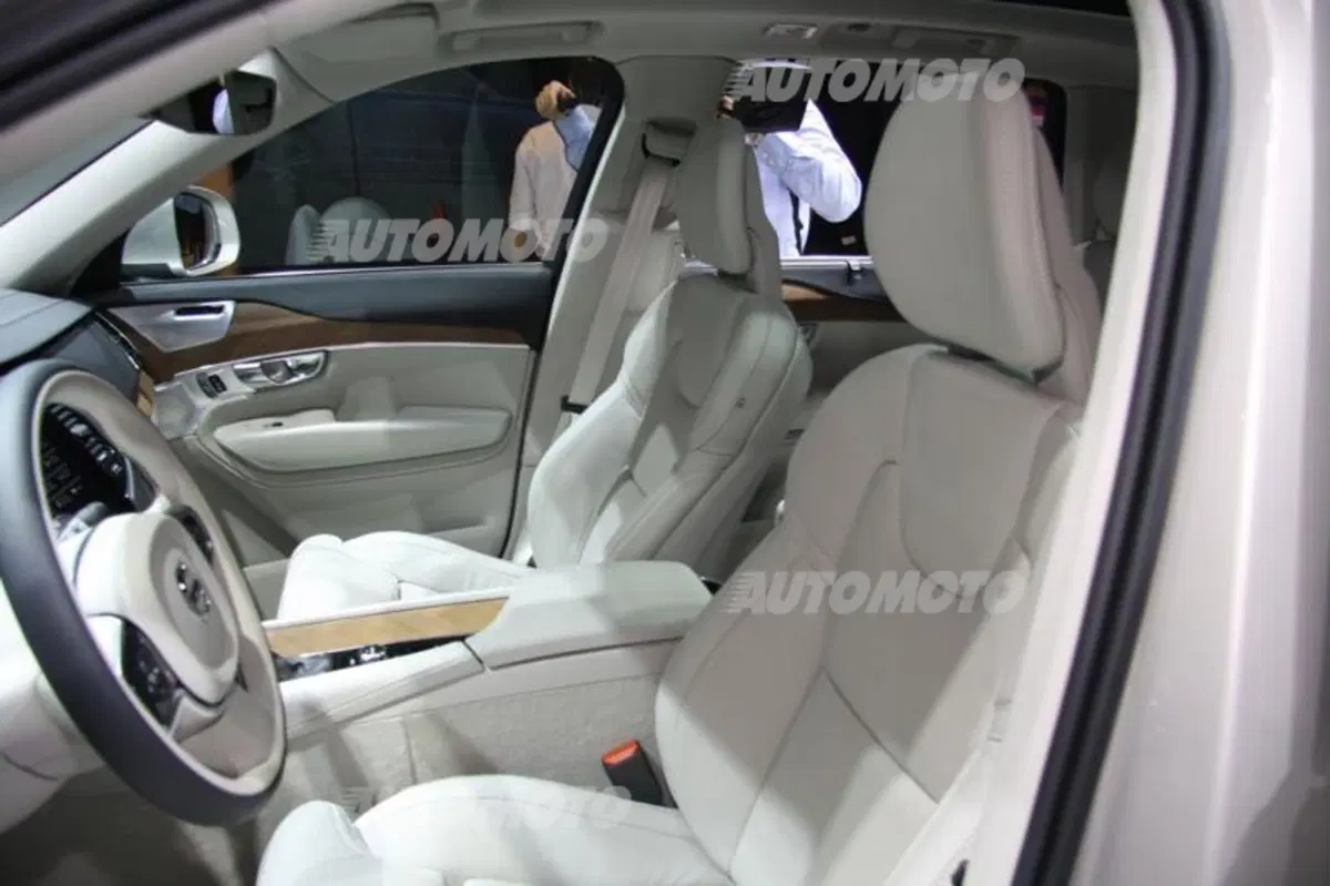 Volvo al Salone di Parigi 2014 (14)
