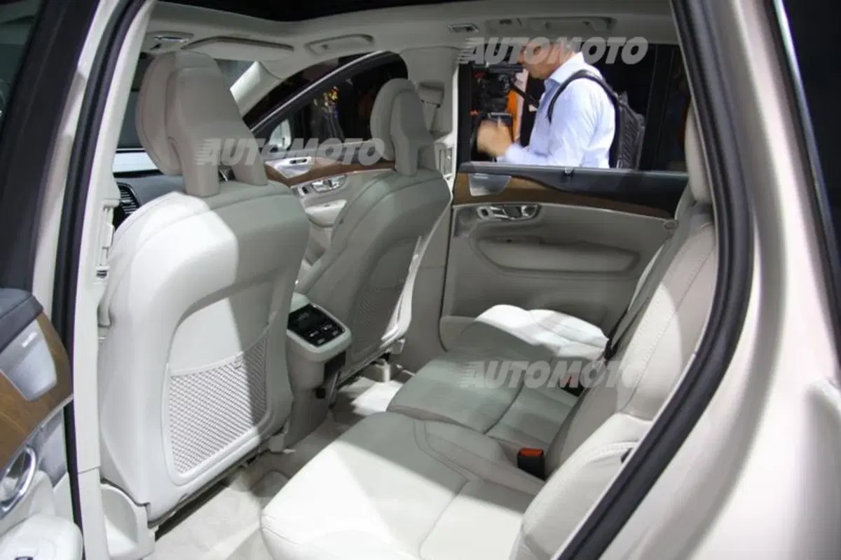 Volvo al Salone di Parigi 2014 (15)