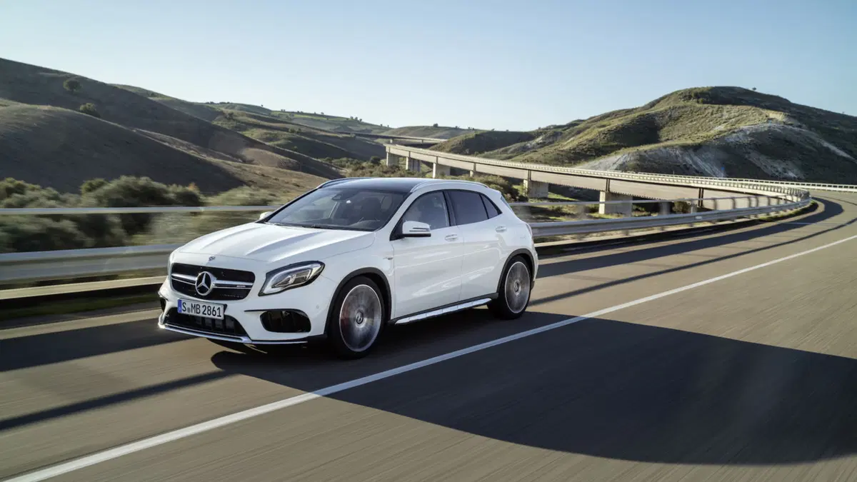 Mercedes GLA restyling, debutto al Salone di Detroit 2017  (5)