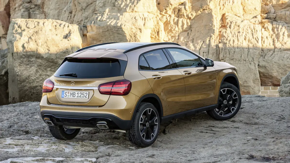 Mercedes GLA restyling, debutto al Salone di Detroit 2017  (9)
