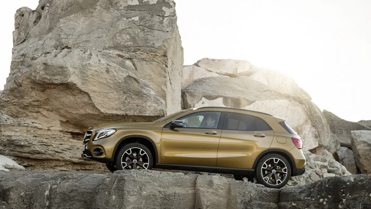 Mercedes GLA restyling, debutto al Salone di Detroit 2017  (10)