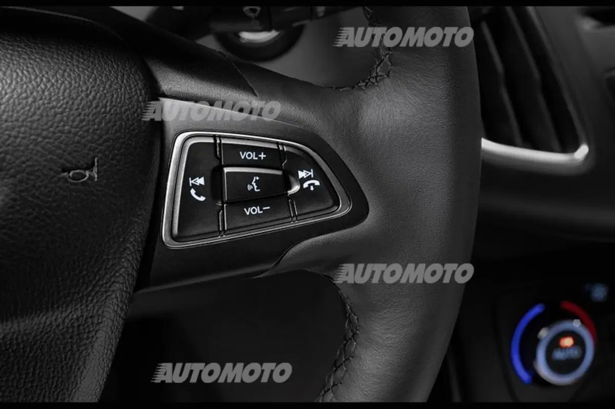 Ford Focus restyling (52)