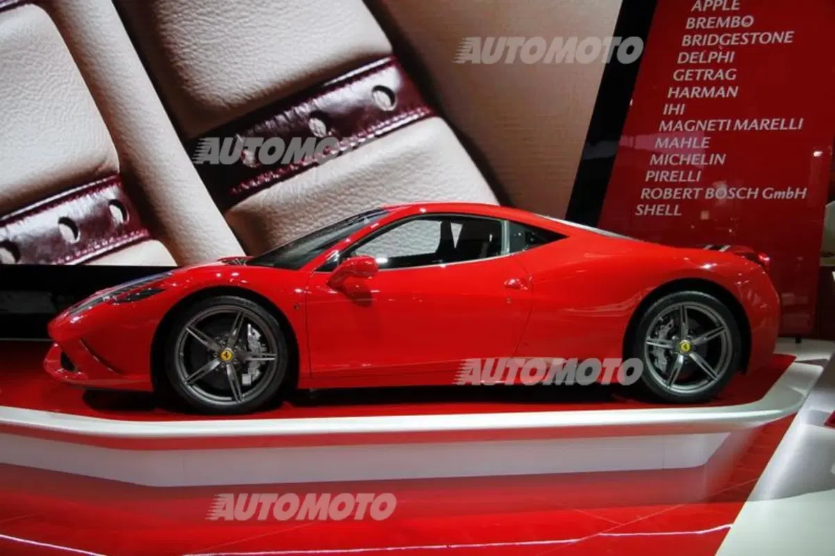 Ferrari al Salone di Parigi 2014 (5)