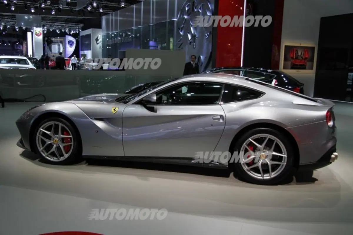 Ferrari al Salone di Parigi 2014 (6)